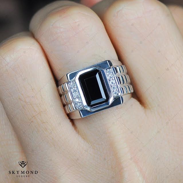 Da Nhạy Cảm Nên Đeo Trang Sức Bằng Kim Loại Gì?