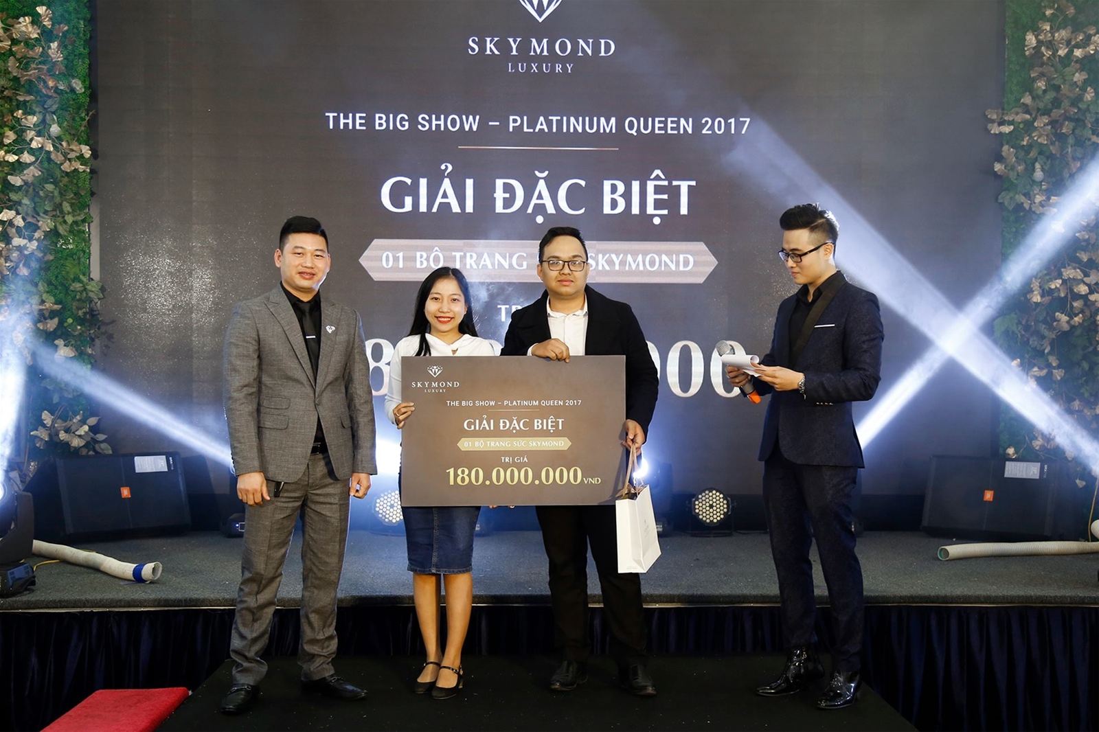 Platinum Queen Party - Đêm Tiệc Thăng Hoa Của Cảm Xúc