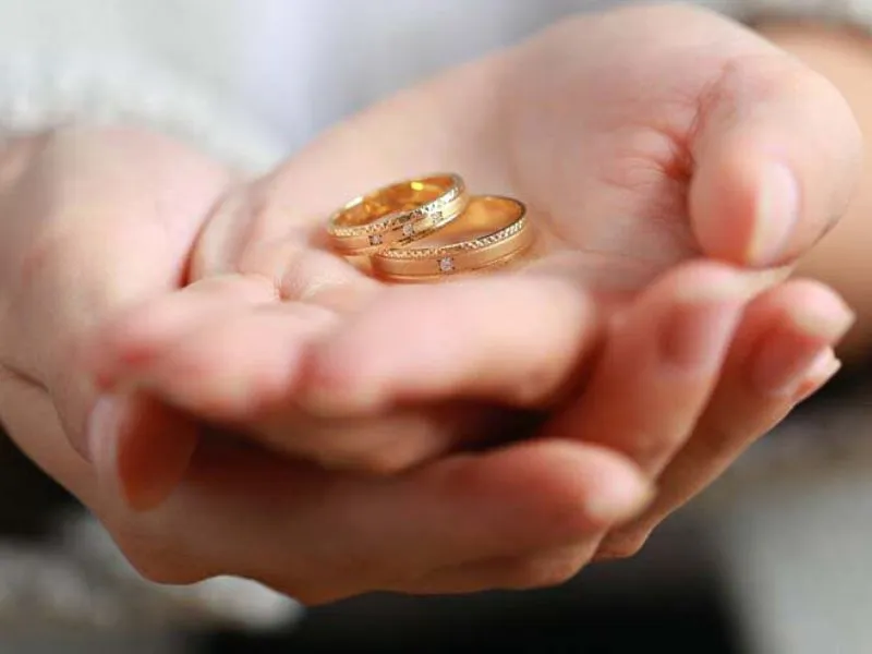 Nhẫn Cưới Vàng Giá Rẻ Dưới 10 Triệu: Có Nên Chọn Không?