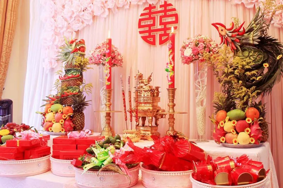 ra mắt hai họ