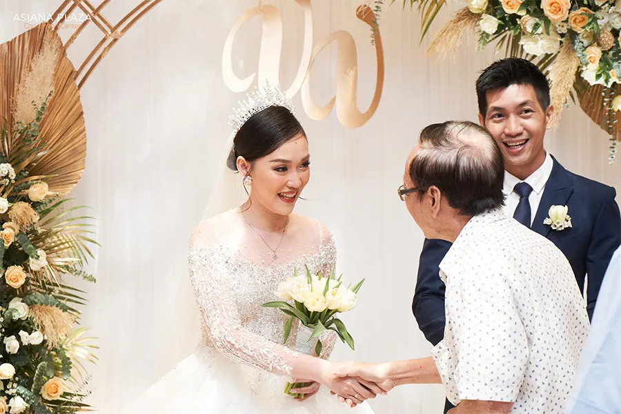 mời cưới người lớn tuổi