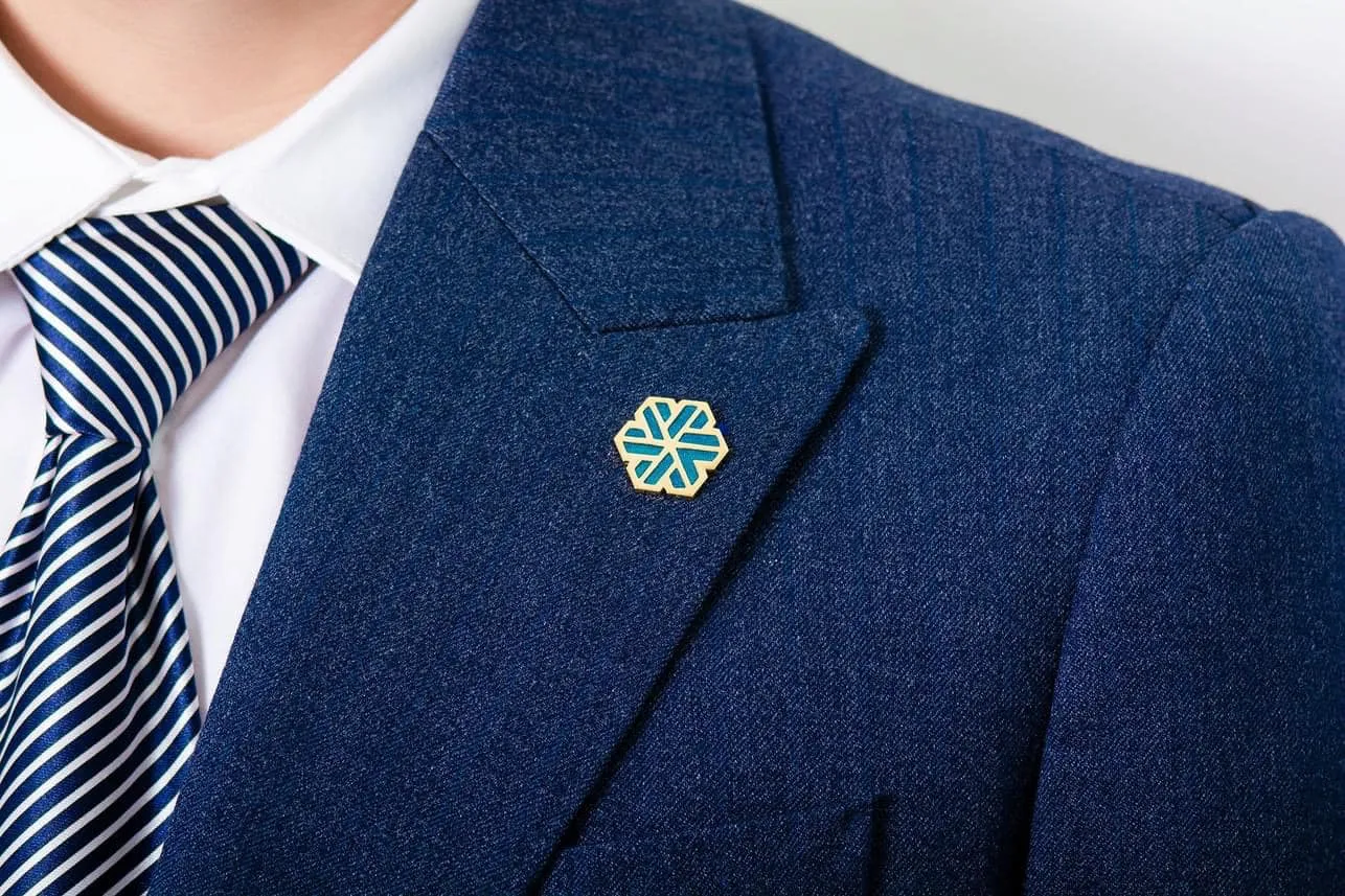 Huy Hiệu Cài Áo Mạ Vàng: Lựa Chọn Đẳng Cấp Thể Hiện Vị Thế Doanh Nghiệp