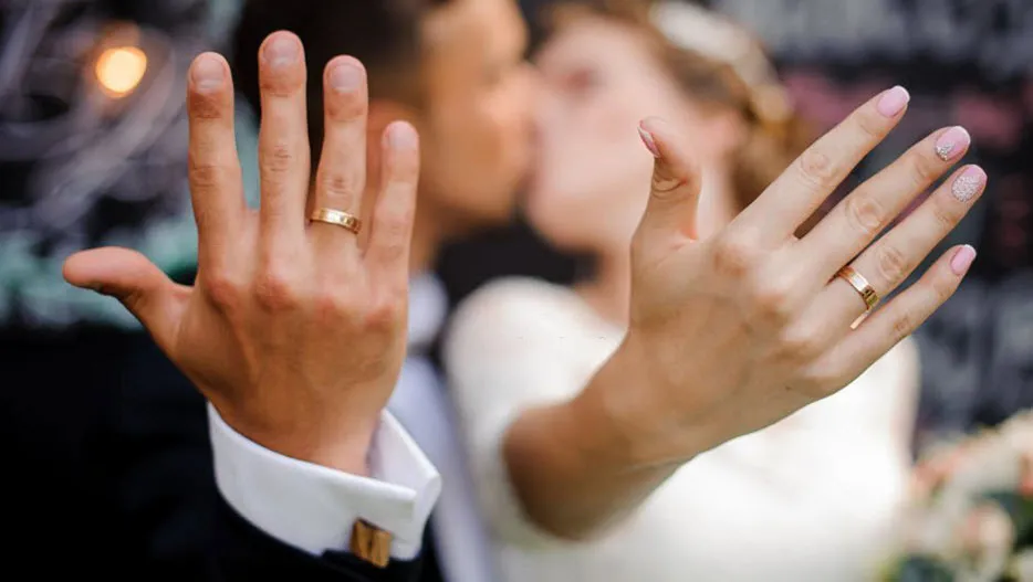 nhẫn cưới bạch kim