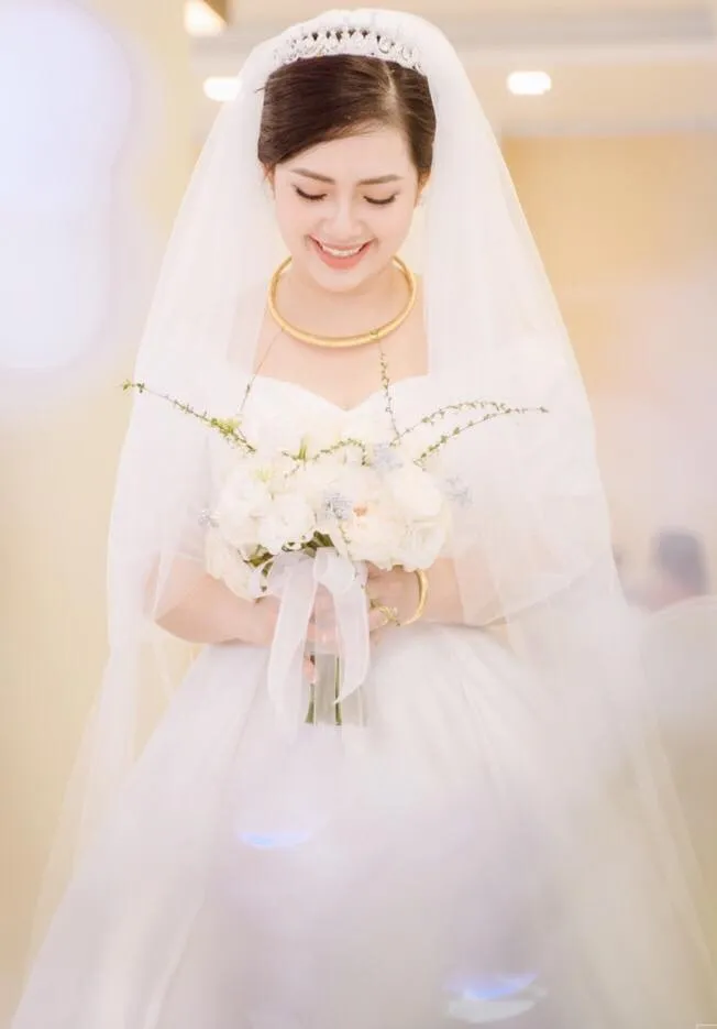 váy cưới BV wedding
