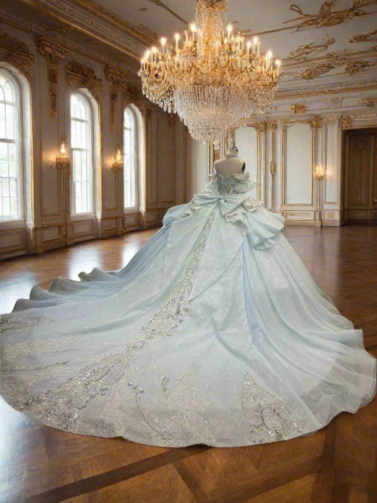 váy cưới màu xanh lam nhạt