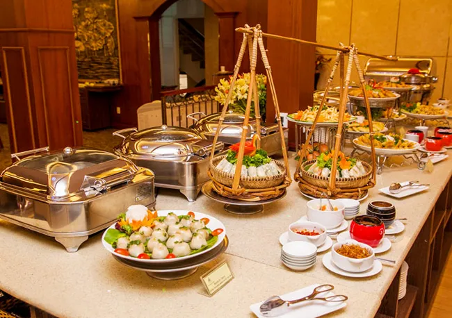 NẤU CỖ CƯỚI TRUYỀN THỐNG HAY TIỆC BUFFET HIỆN ĐẠI? LỰA CHỌN THỰC ĐƠN CƯỚI PHÙ HỢP VỚI VĂN HÓA