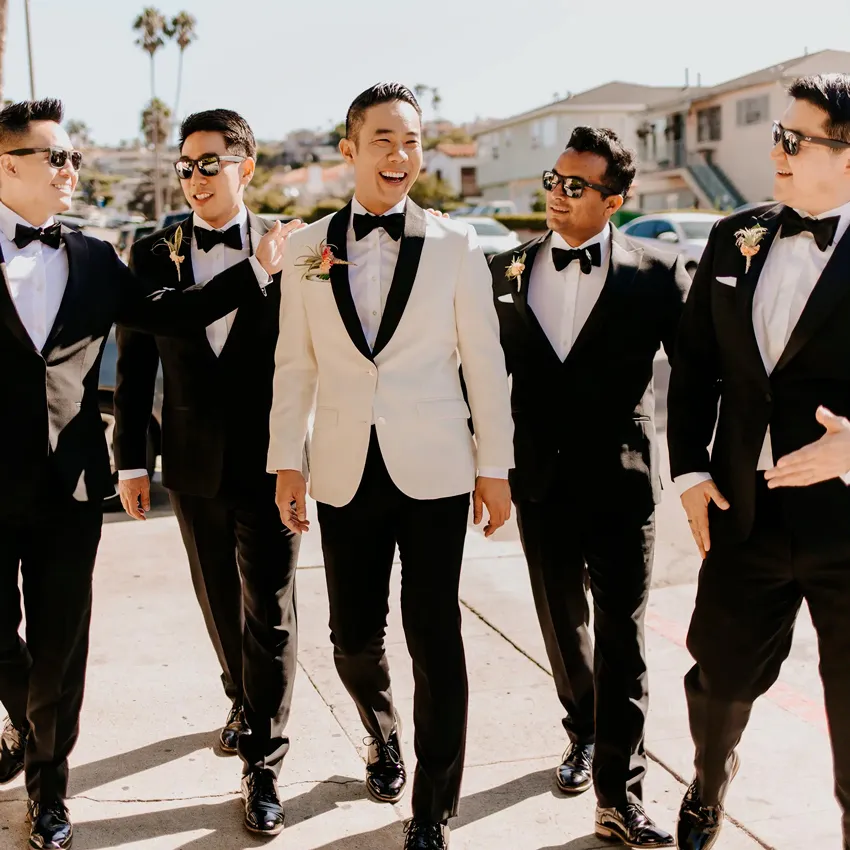 Trang Phục Cho Phù Rể: Lời Khuyên Về Cách Phối Đồ Đồng Bộ Và Ấn Tượng Cho Đội Hình Nam