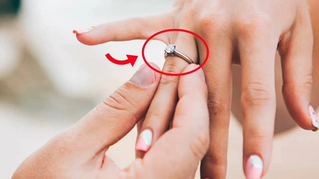 vị trí đeo nhẫn cưới