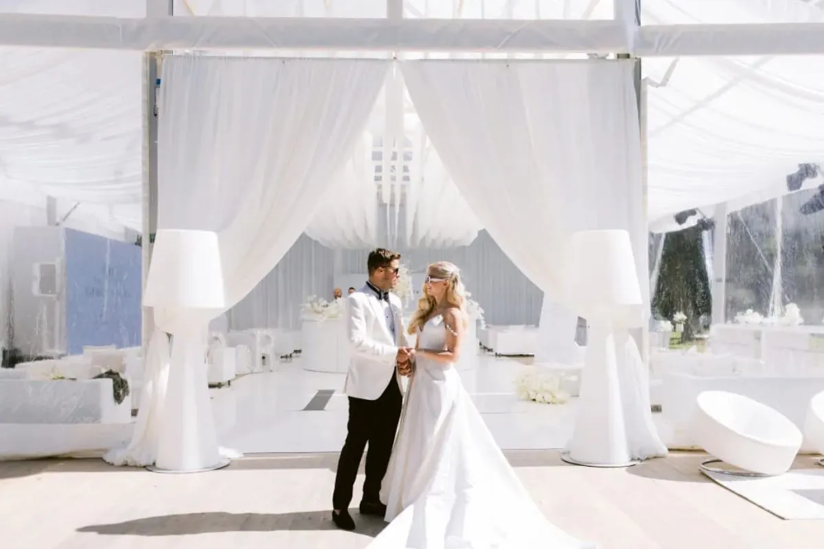 đám cưới phong cách hiện đại & tối giản