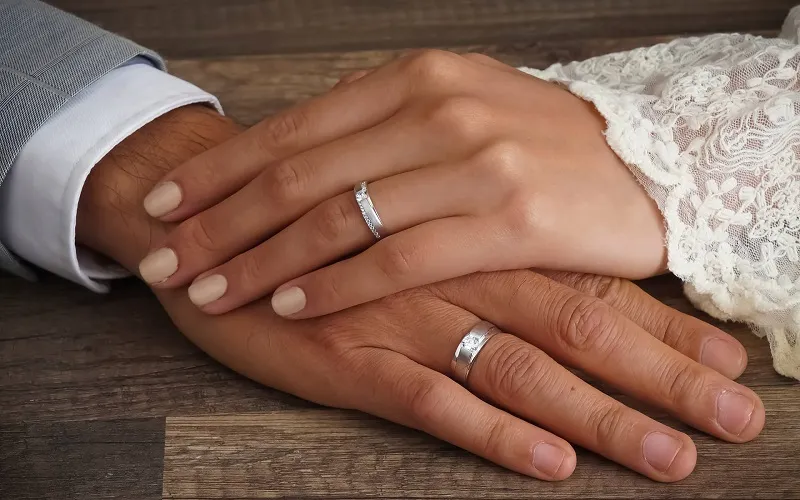 5 Lầm Tưởng Lớn Nhất Khi Mua Nhẫn Cưới: Biết Để Không Hối Hận Và Chọn Được Chiếc Nhẫn PHÙ HỢP