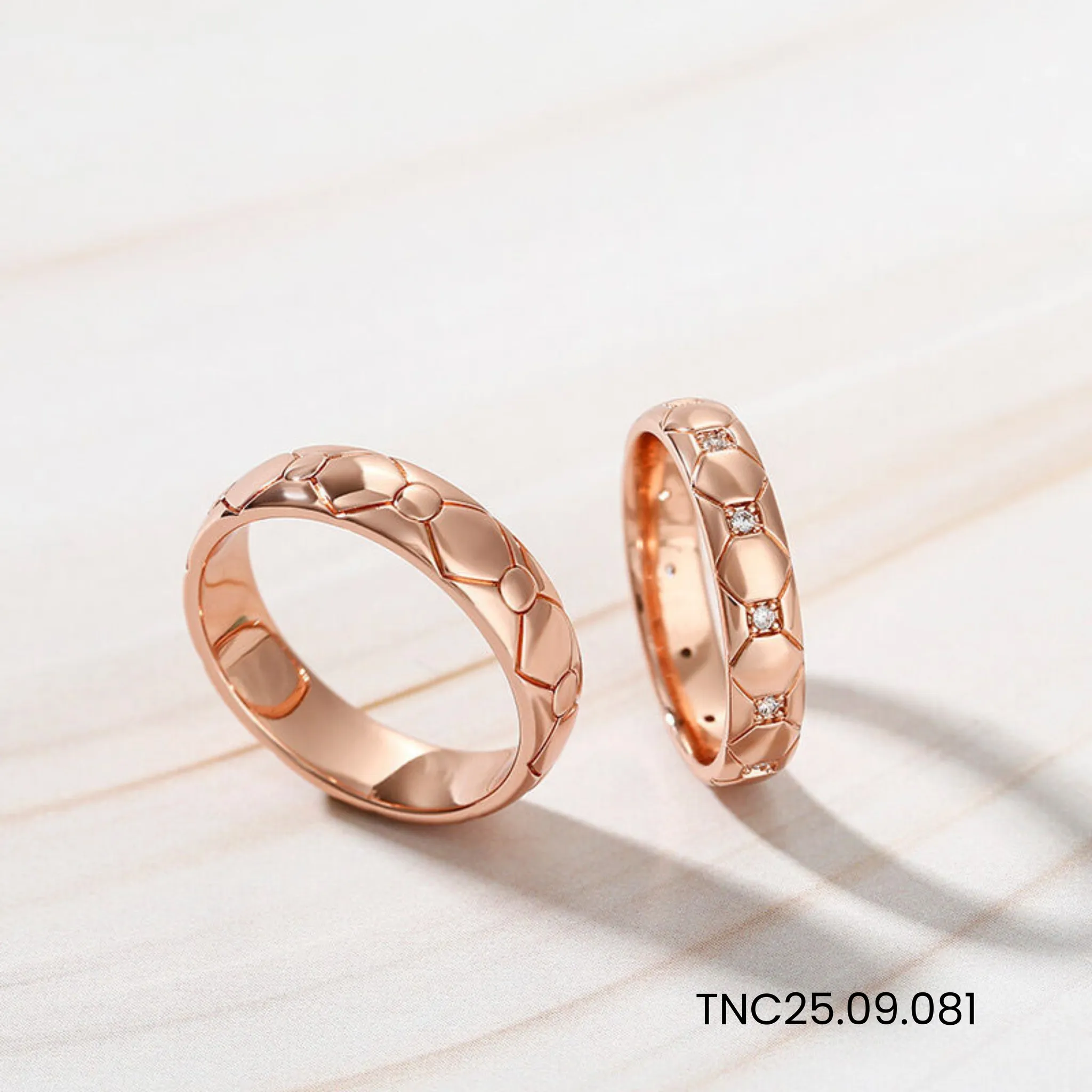 nhẫn cưới vàng hồng