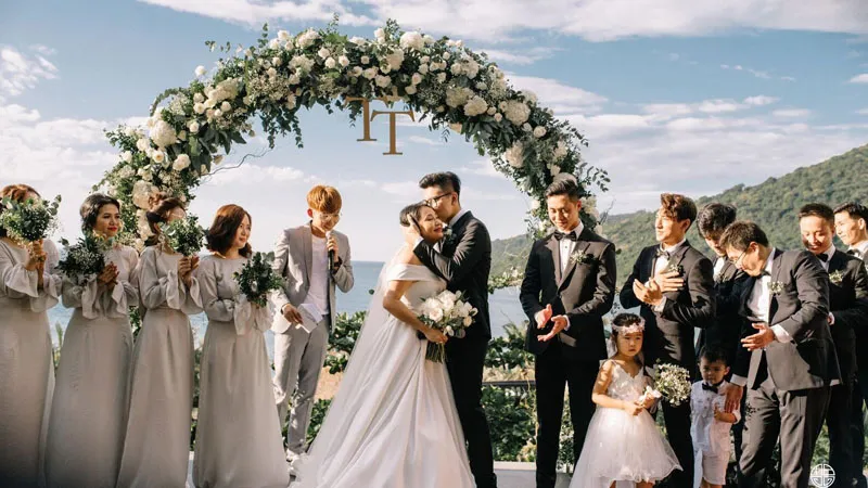 NHẪN CƯỚI BẠCH KIM CHO NAM: NHỮNG MẪU THIẾT KẾ MẠNH MẼ, PHÙ HỢP VỚI QUÝ ÔNG TINH TẾ