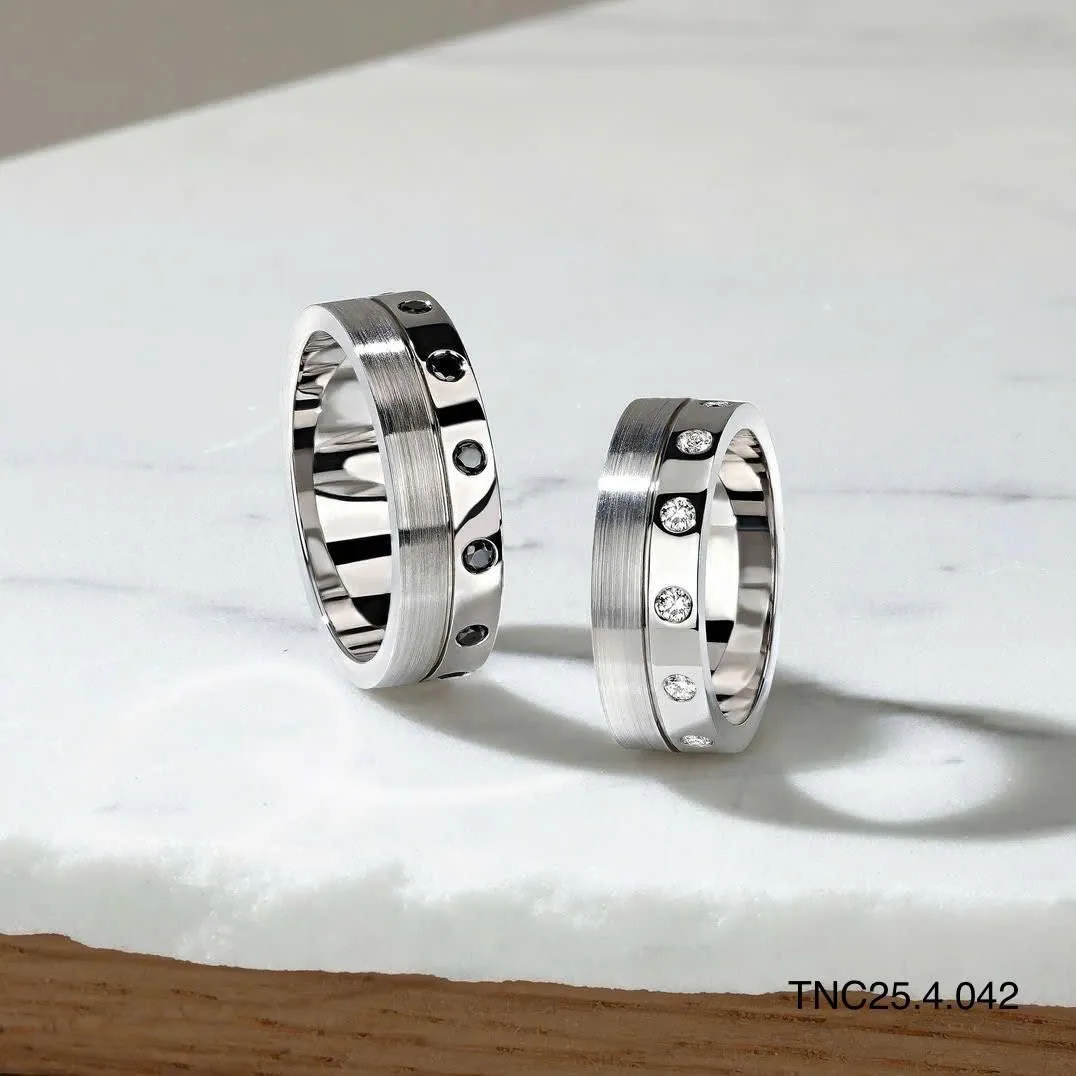 TẠI SAO NHẪN CƯỚI VÀNG TRẮNG LUÔN LÀ LỰA CHỌN PHÙ HỢP CHO CÁC ĐÁM CƯỚI PHONG CÁCH CHÂU ÂU?