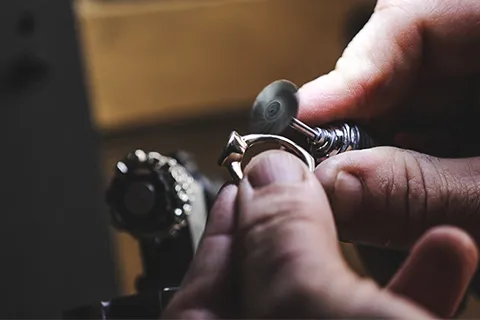 l&agrave;m mới trang sức