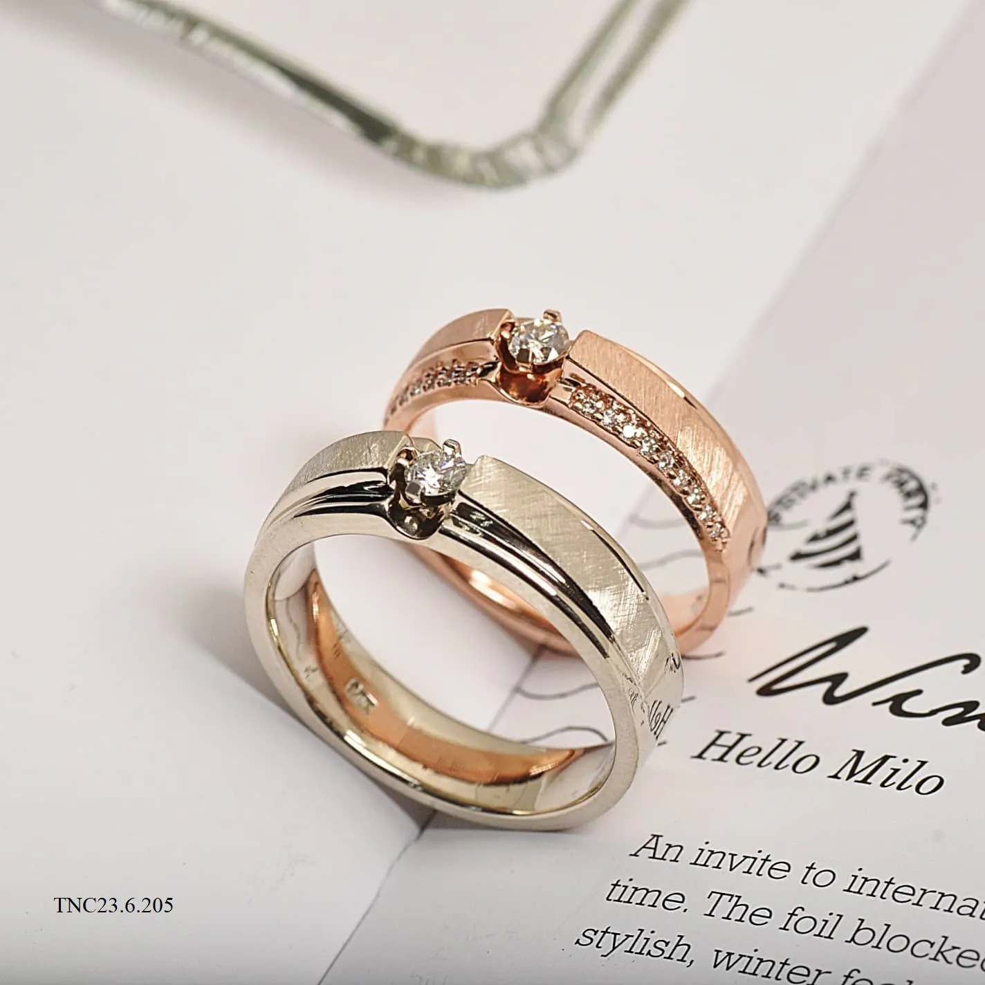 Nhẫn cưới vàng trắng cho cặp đôi yêu thích phong cách Hàn Quốc