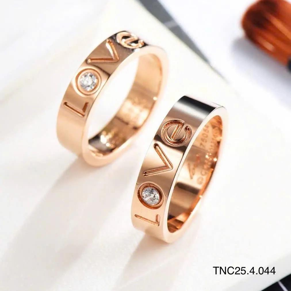nhẫn cưới thiết kế