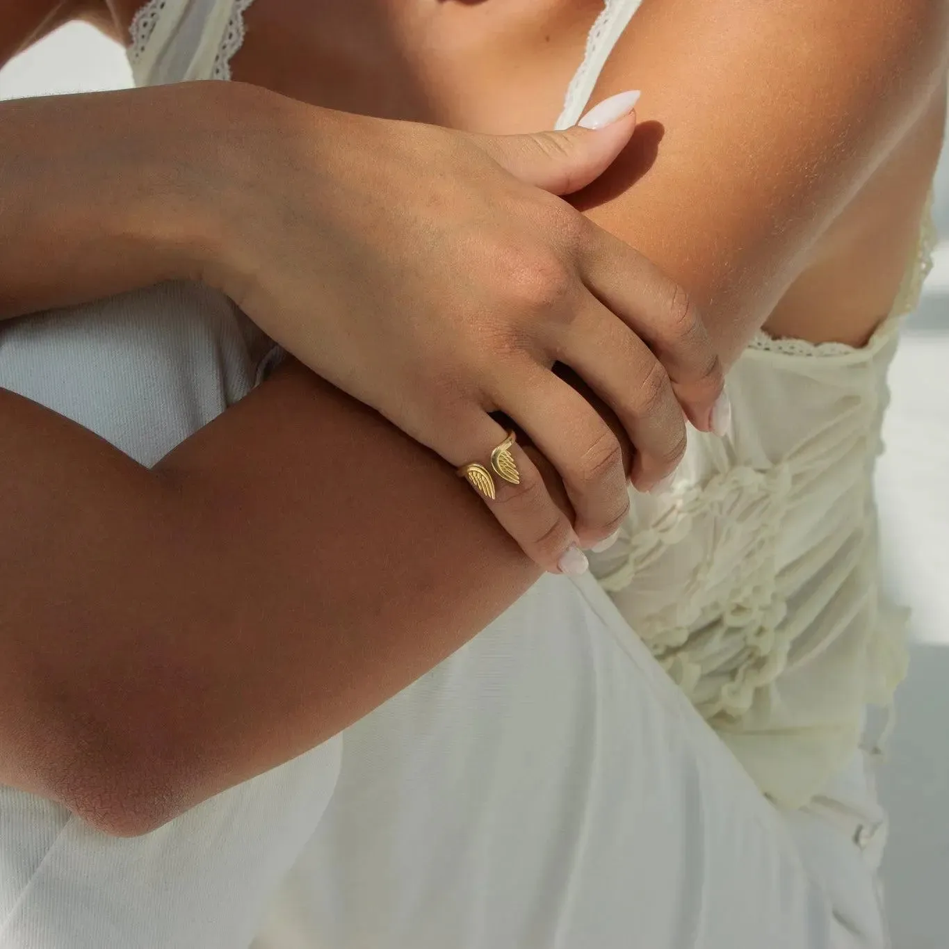 đeo nhẫn cưới ngón út