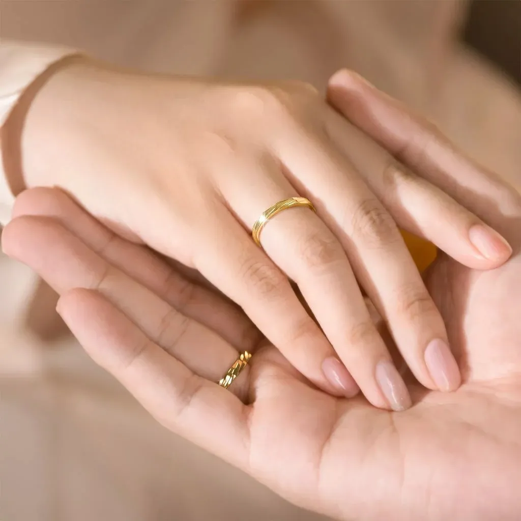 nhẫn cưới vàng vàng